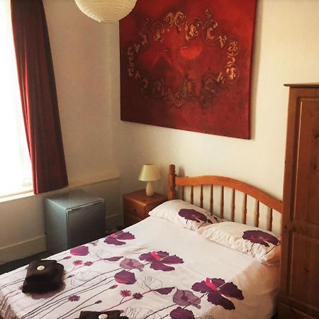 Antrim Guest House Абърдийн Екстериор снимка