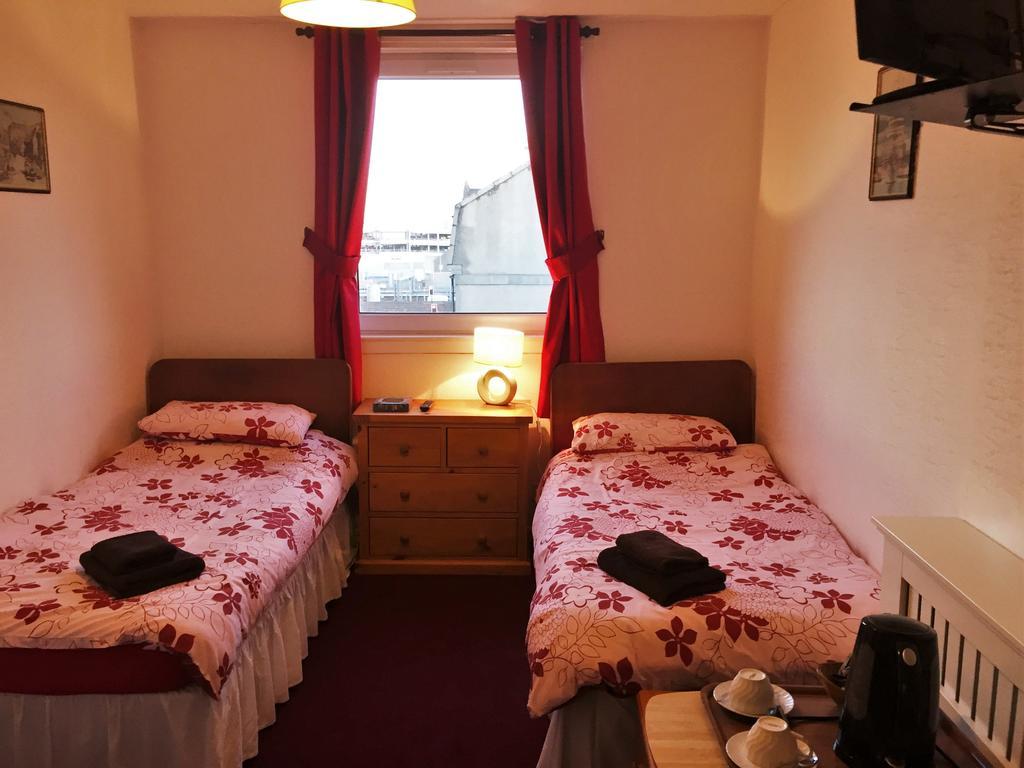 Antrim Guest House Абърдийн Екстериор снимка