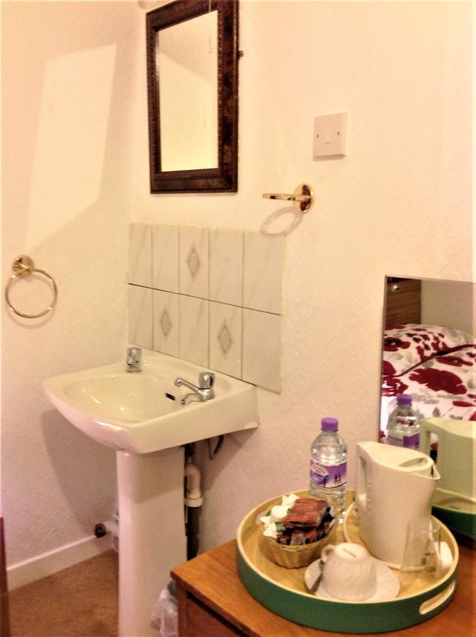 Antrim Guest House Абърдийн Стая снимка