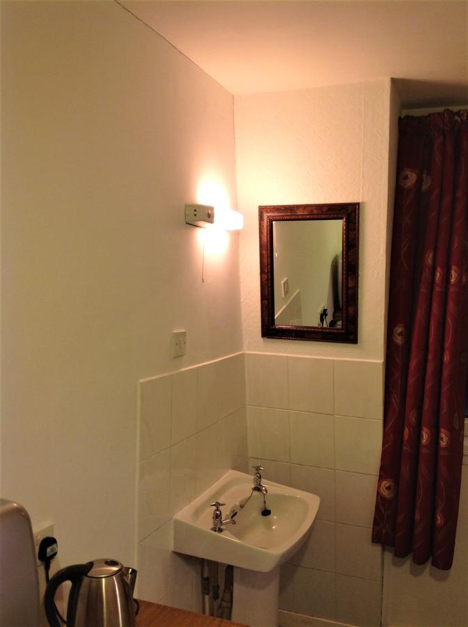 Antrim Guest House Абърдийн Стая снимка