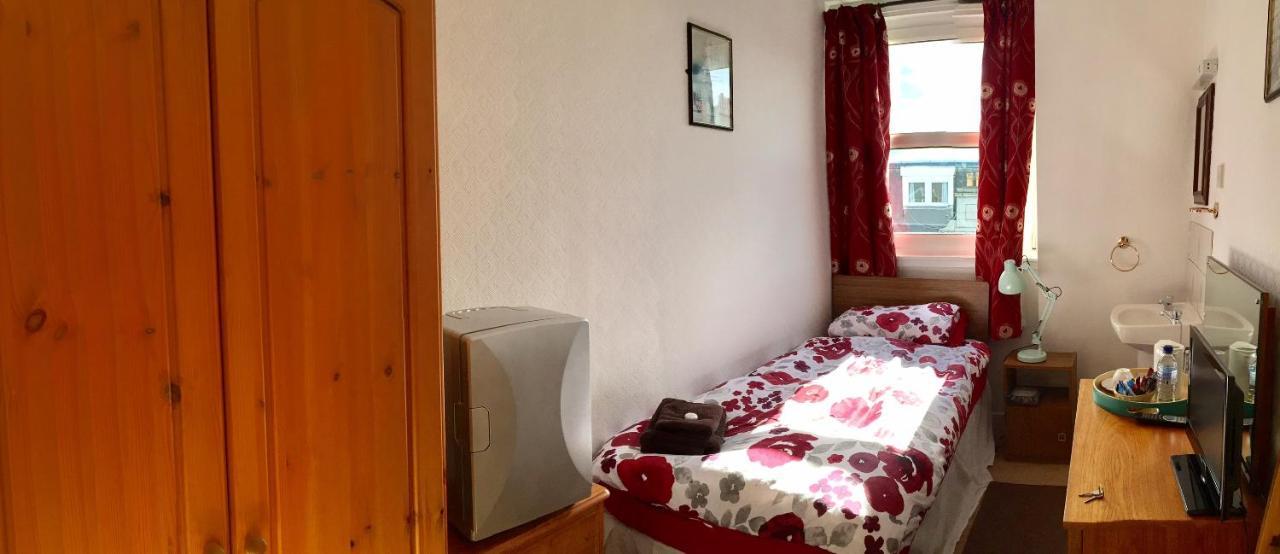 Antrim Guest House Абърдийн Екстериор снимка